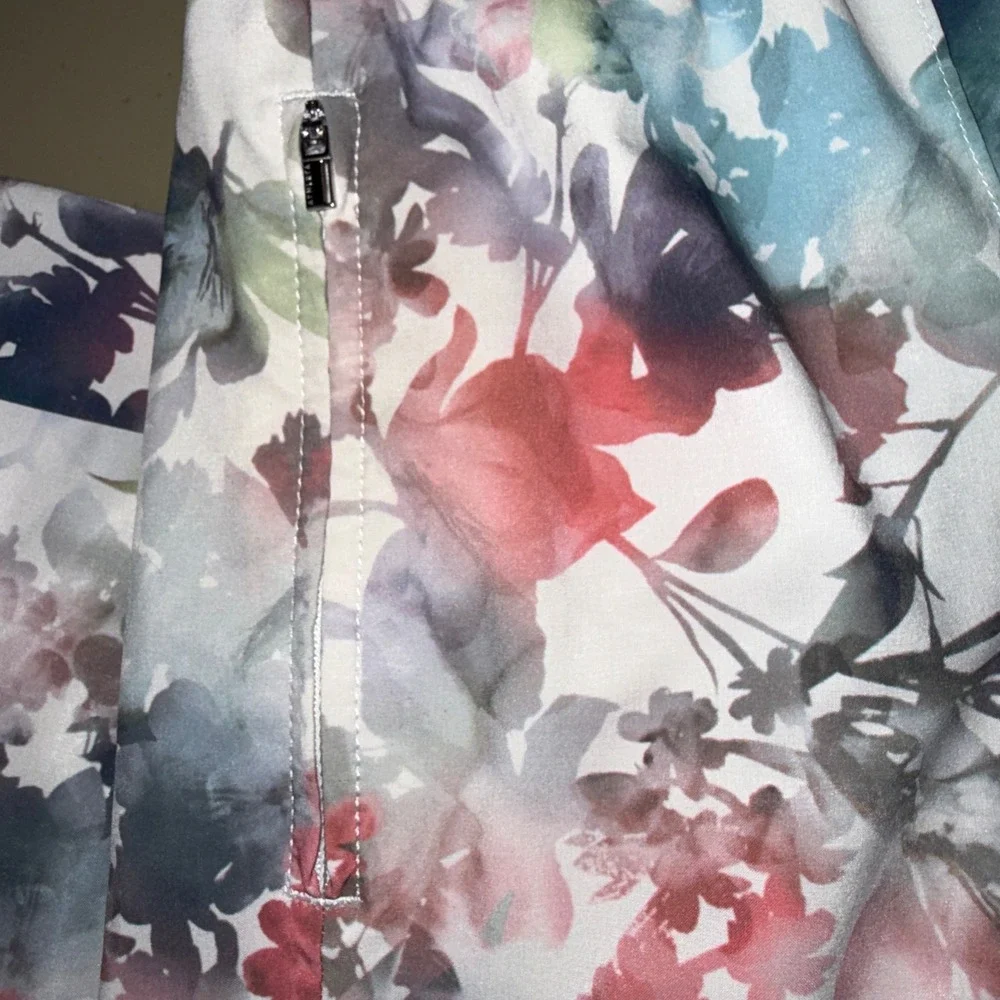 Athleta Savannah Bermuda Short Floral Print Elastic Waist Women's Medium nwot‎